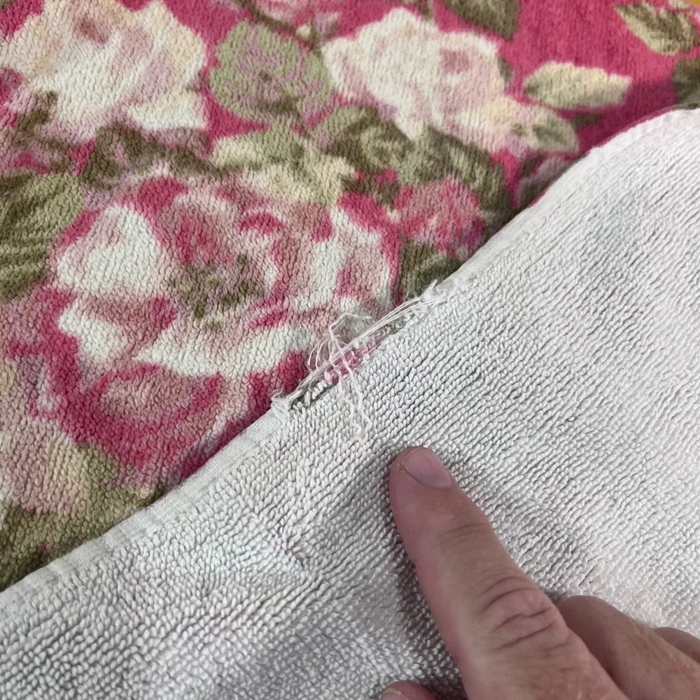 Treasures by Rachel Ashwell Bath Towel Pink White Floral Rose Vtg Shabby Chic